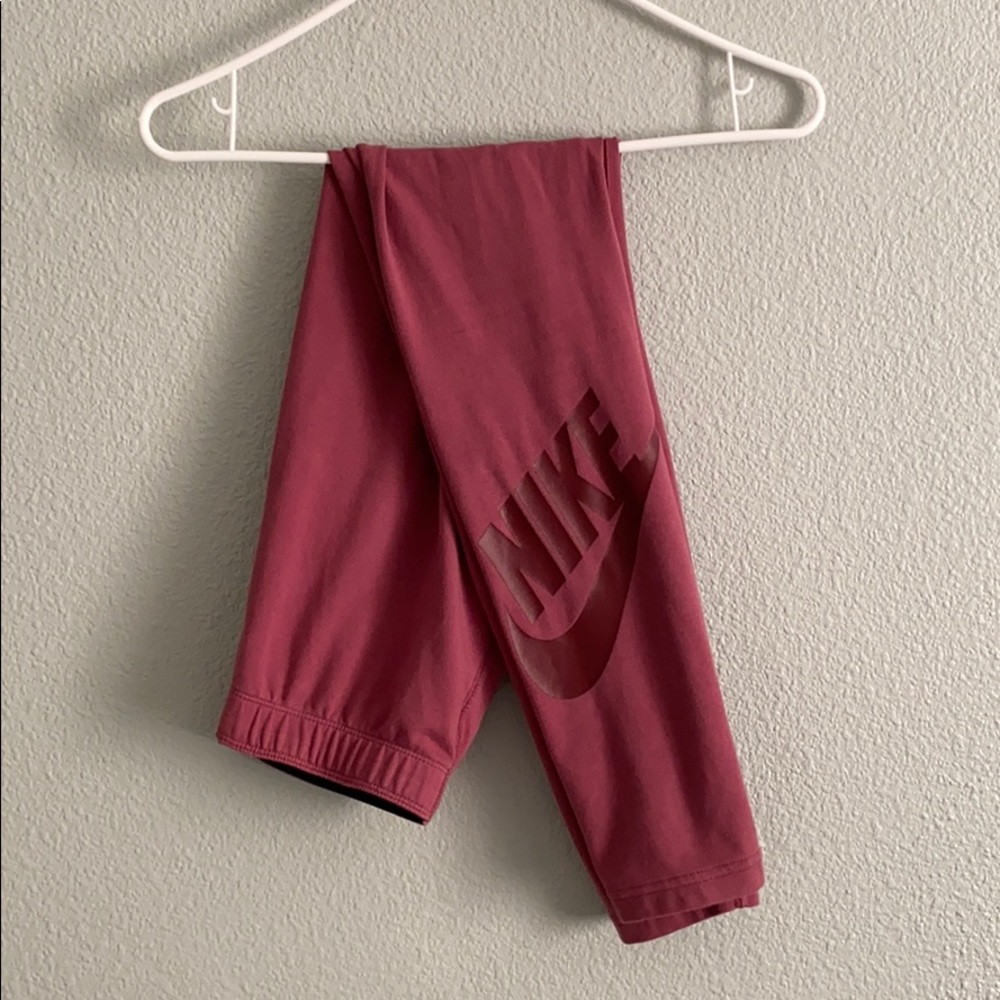 Pink Nike leggings